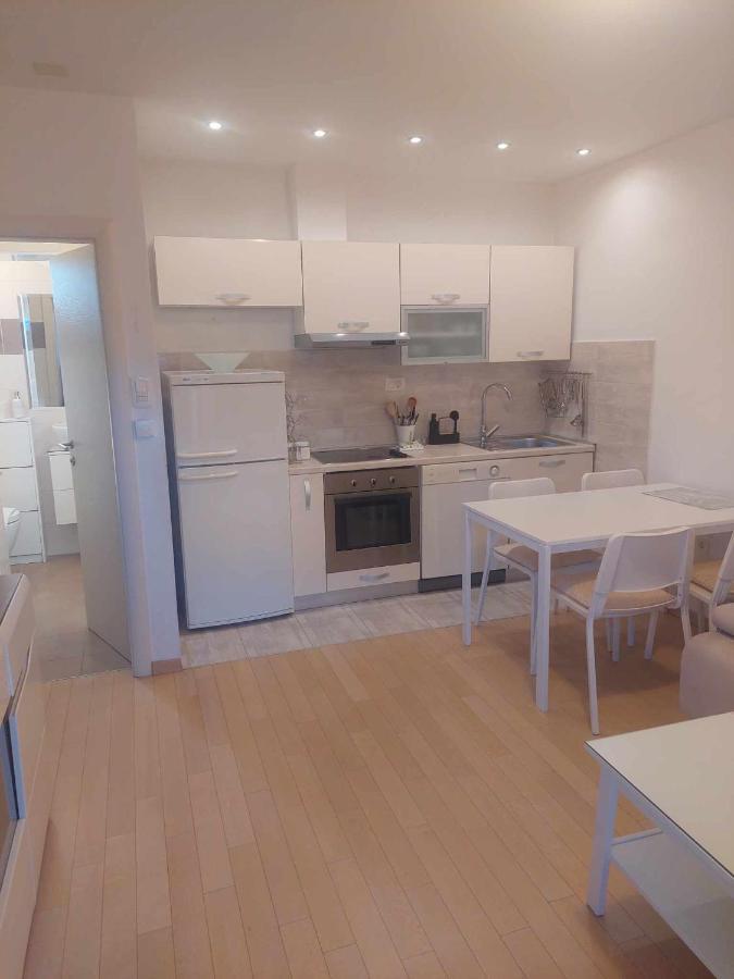 Holiday Apartment *